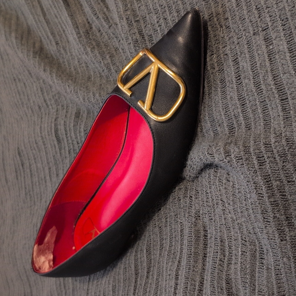 Valentino Garavani Flats Size 8.5 - Made In Italy! (1300 Retail) - Picture 2 of 5